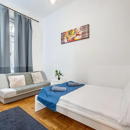 M&M Apartment - Ferenciek Tere Budapest Exterior photo